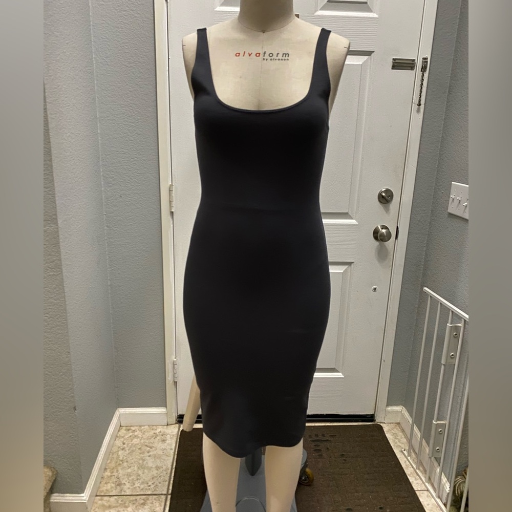 Pretty dark grey dress